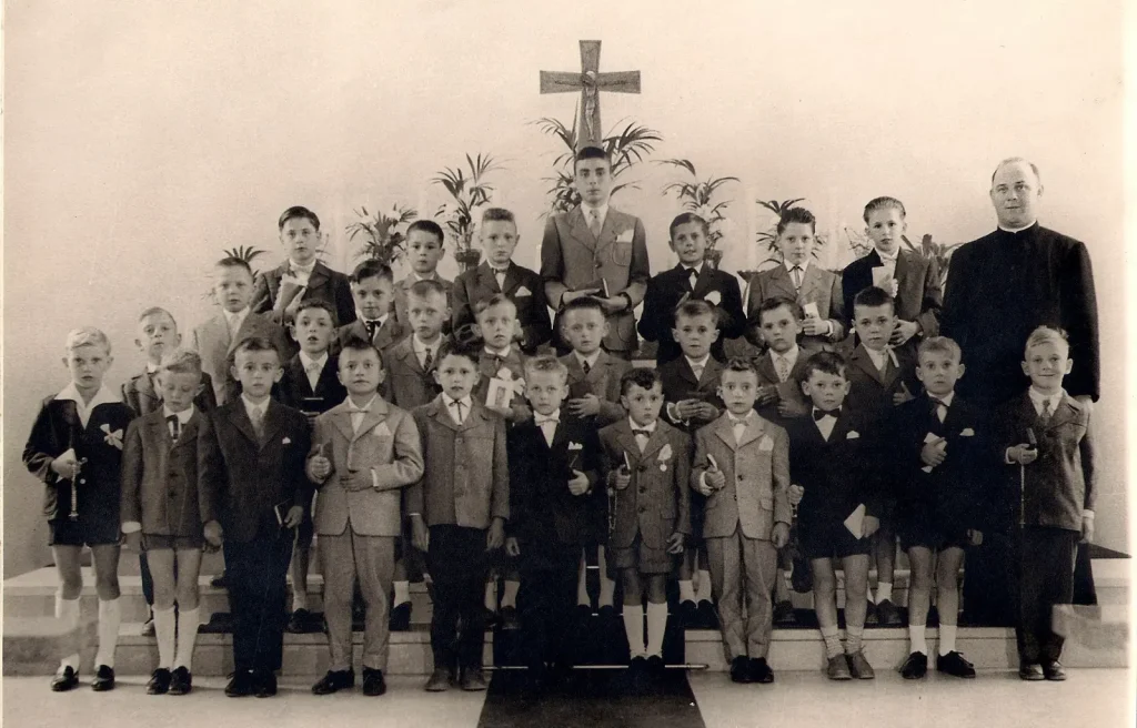 1961 26 mai petite communion garcons
