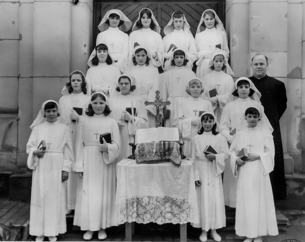 1965 06 juin grande communion filles