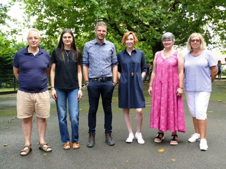 L’équipe pédagogique (de gauche à droite) : Stéphane Poncet, Constance Wilbert, Yannick Fersing (directeur), Carole Schmitt, Agnès Poncet et Carole Ga